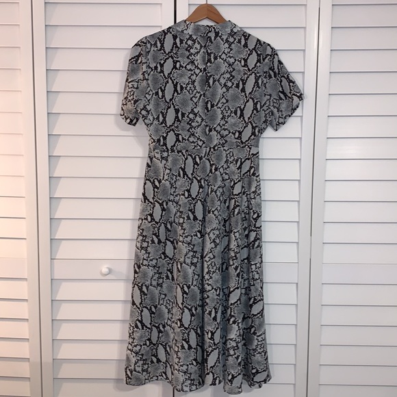 Lulus | Let's Snake a Deal Grey Snake Print Collared Midi Dress - Picture 6 of 6